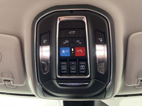 Used 2023 Jeep Grand Cherokee L Limited AWD/4WD image 35