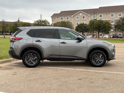 Used 2023 Nissan Rogue S image 5