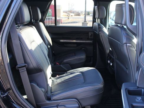Used 2023 Ford Expedition Platinum image 17