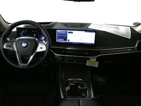 Used 2027 BMW X7 xDrive40i AWD/4WD image 17