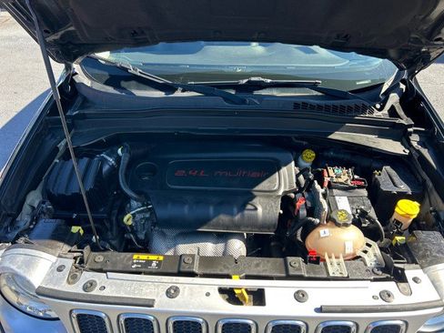 Used 2017 Jeep Renegade Limited w/ Trailer Tow Group image 9