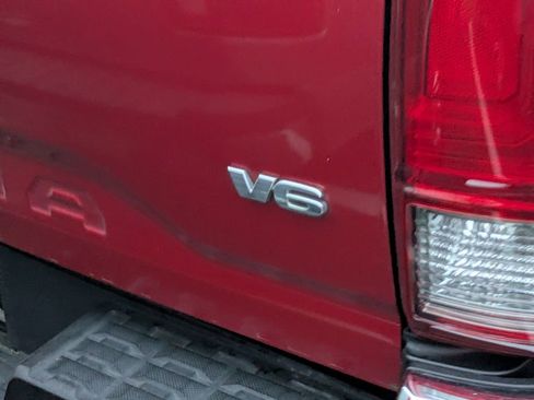 Used 2017 Toyota Tacoma TRD Off-Road w/ Tow Package image 7