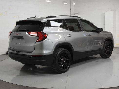 Used 2023 GMC Terrain SLE w/ Driver Convenience Package FWD image 2