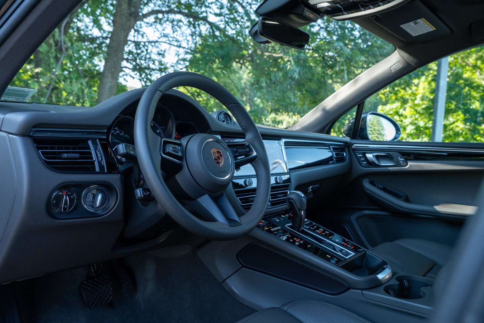 Certified 2026 Porsche Macan AWD/4WD image 4