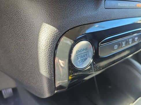 Certified 2024 Ford Escape SE FWD image 20