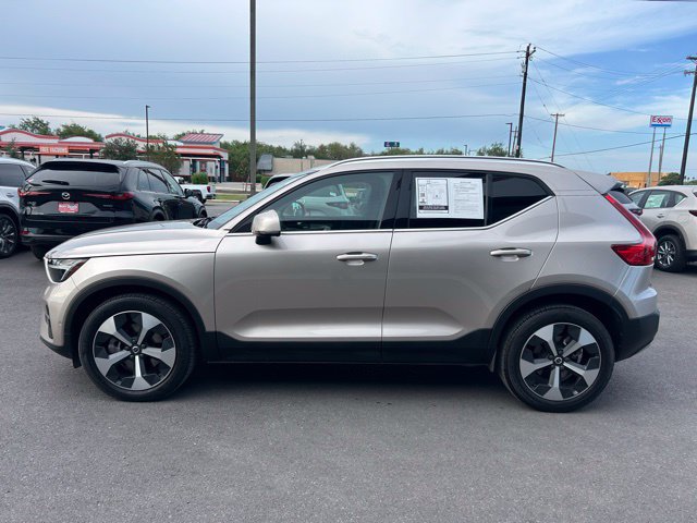 Used 2023 Volvo XC40 B5 Plus w/ Driver Assist Package AWD/4WD image 28