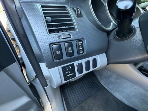 Used 2005 Toyota Tacoma PreRunner RWD image 17