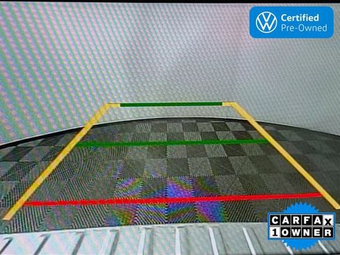 Certified 2022 Volkswagen Tiguan SE w/ Panoramic Sunroof Package image 15