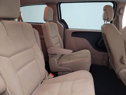 Used 2016 Dodge Grand Caravan SXT w/ Rear Park Assist Package image 19