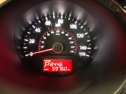 Used 2013 Kia Sorento LX FWD image 23