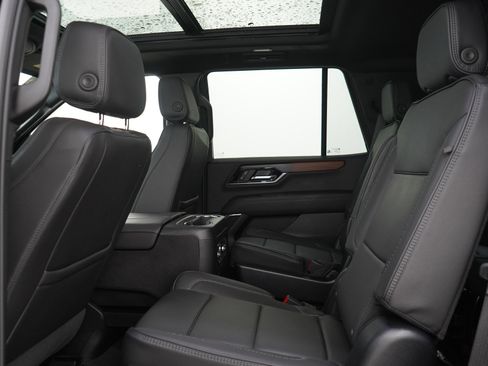 Used 2025 GMC Yukon Denali w/ Sun & Power Step Package AWD/4WD image 19