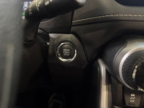 Used 2025 Toyota RAV4 XLE AWD/4WD image 30