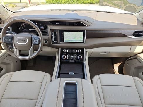 Used 2022 GMC Yukon XL Denali w/ Max Trailering Package AWD/4WD image 11