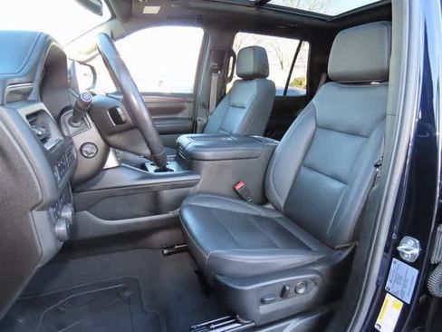 Used 2022 Chevrolet Tahoe LT w/ LT Signature Plus Package image 12