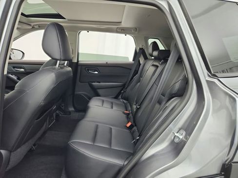 Used 2022 Nissan Rogue SL w/ SL Premium Package image 26