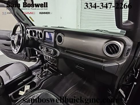 Used 2019 Jeep Wrangler Unlimited Sahara image 28