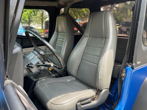 Used 1991 Jeep Wrangler Islander image 18