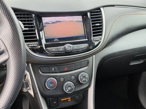 Used 2021 Chevrolet Trax LS w/ Tint and Cruise Package image 12