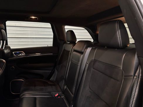 Used 2015 Jeep Grand Cherokee SRT w/ Trailer Tow Group IV AWD/4WD image 28