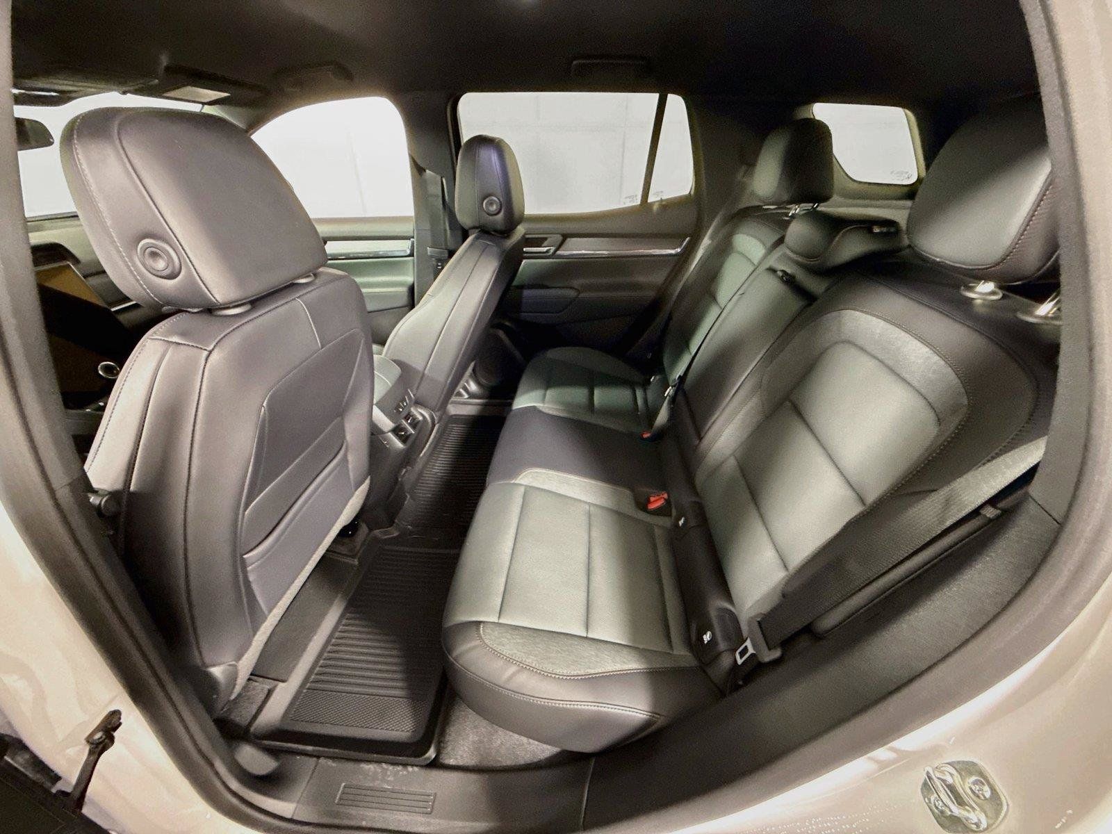 New 2027 GMC Terrain AT4 w/ Convenience Package III AWD/4WD image 17
