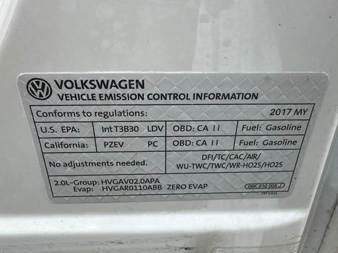 Used 2017 Volkswagen GTI SE FWD image 11