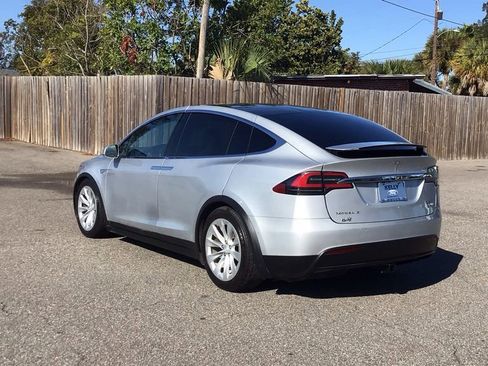 Used 2016 Tesla Model X 90D image 8