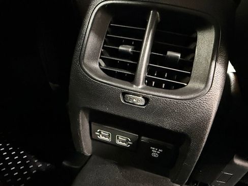 Used 2021 Jeep Cherokee Trailhawk AWD/4WD image 18