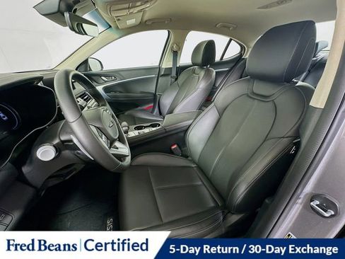 Used 2025 Genesis G70 2.5T image 23