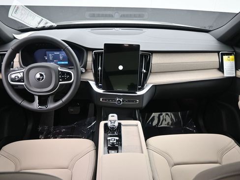 New 2026 Volvo XC90 B6 Plus w/ Protection Package image 19