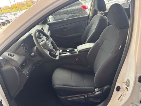 Used 2025 Nissan Sentra S image 24