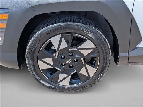 Used 2025 Hyundai Kona SEL FWD image 13