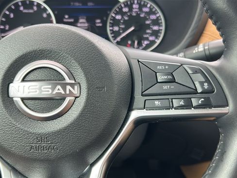 Used 2024 Nissan Sentra SV w/ SV Premium Package FWD image 26