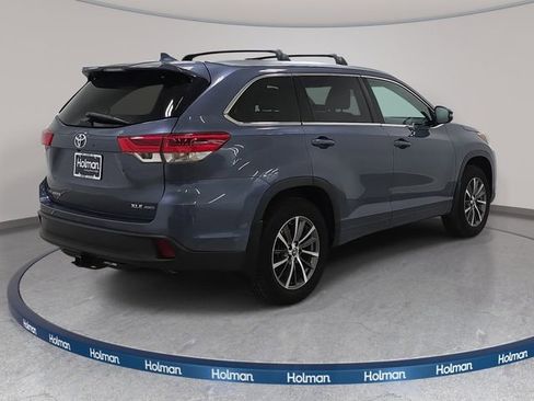 Used 2018 Toyota Highlander XLE AWD/4WD image 6