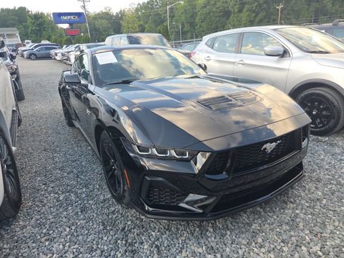 Used 2024 Ford Mustang GT RWD image 2