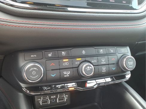 Used 2024 Dodge Durango GT AWD/4WD image 19