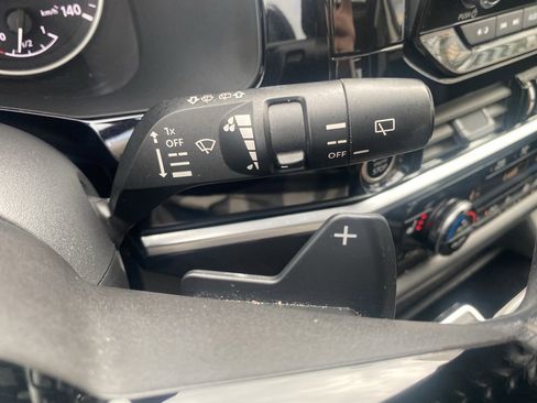 Used 2022 Nissan Pathfinder SV w/ SV Premium Package image 29