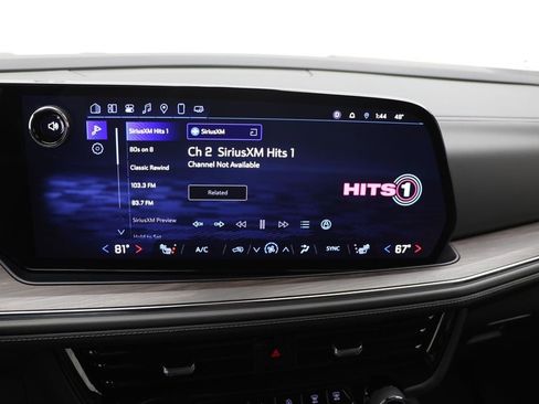 Used 2025 Chevrolet Suburban Z71 image 23