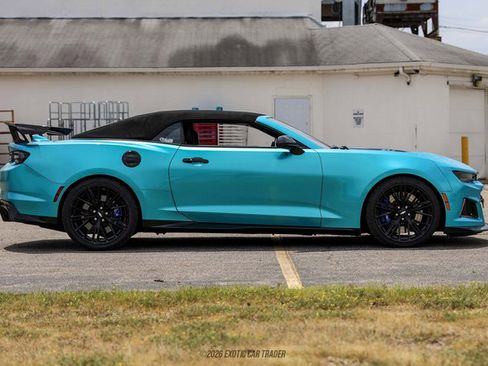 Used 2019 Chevrolet Camaro ZL1 RWD image 19
