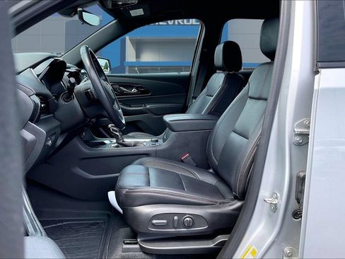 Used 2022 Chevrolet Traverse RS FWD image 21