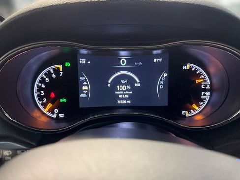 Used 2019 Jeep Grand Cherokee Laredo AWD/4WD image 11
