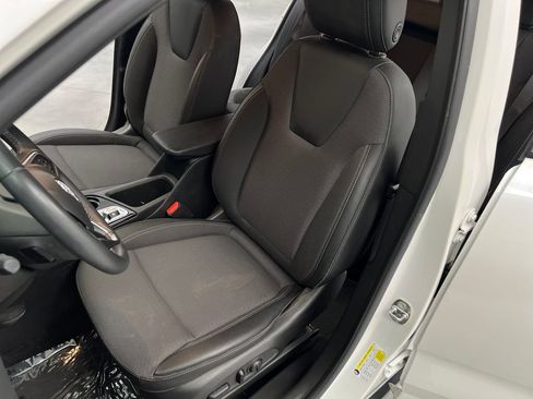 Used 2022 Buick Encore GX Select w/ Sport Touring Package FWD image 11