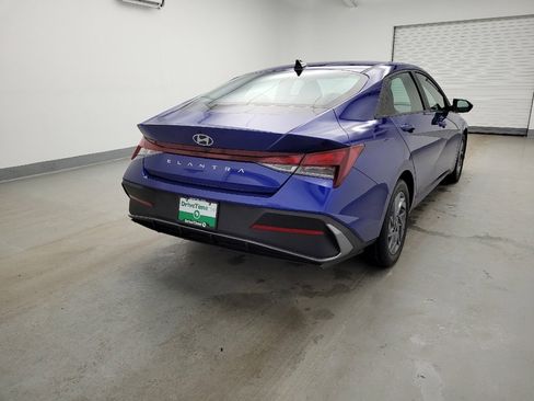 Used 2024 Hyundai Elantra SEL image 7