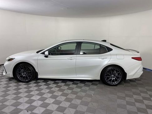 Used 2025 Toyota Camry XSE AWD/4WD image 5