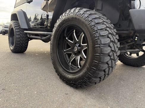 Used 2017 Jeep Wrangler Sport image 12