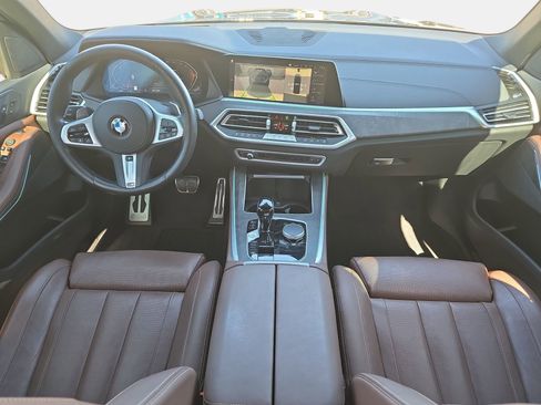 Used 2022 BMW X5 xDrive40i w/ M Sport Package AWD/4WD image 9