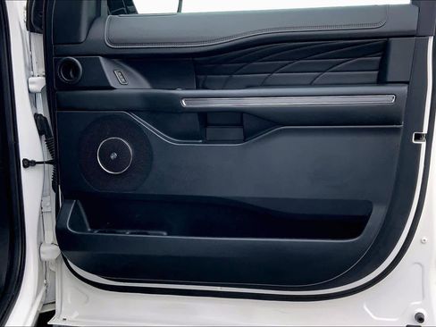 Used 2019 Ford Expedition Max Platinum AWD/4WD image 23