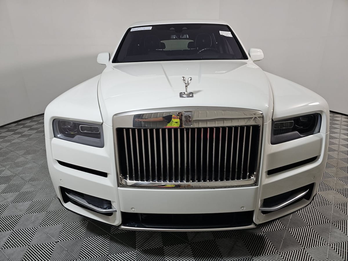 Used 2021 Rolls-Royce Cullinan AWD/4WD image 2