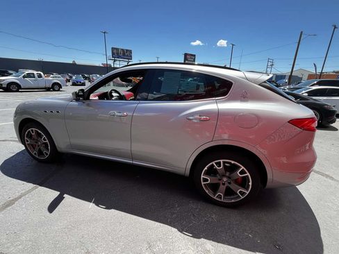 Used 2017 Maserati Levante S AWD/4WD image 4