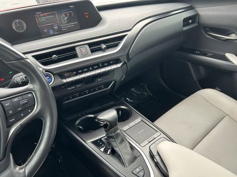 Used 2022 Lexus UX 250h w/ Premium Package AWD/4WD image 18