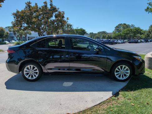 Certified 2024 Toyota Corolla XLE FWD image 11